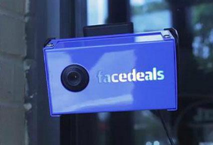 Facedeals كاميرا من فايسبوك تتعرّف إلى وجهك خلال تسوّقك